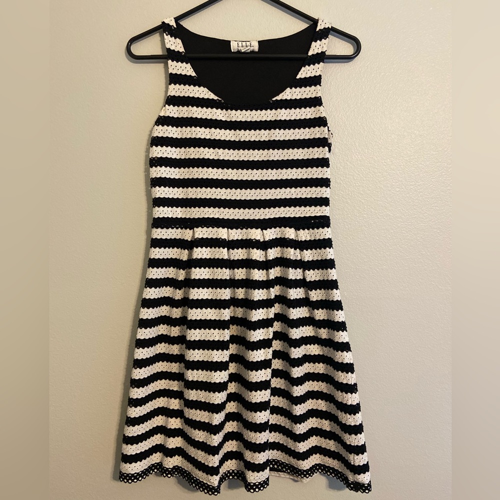 *SOLD* elle size 4 black and white striped dress